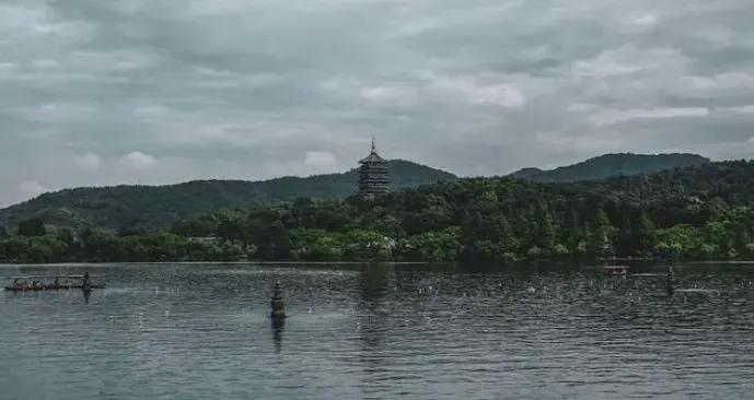 三潭印月