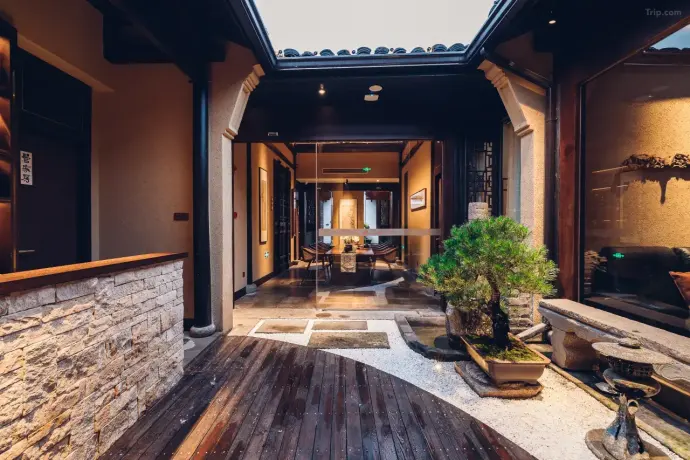 觀芷翠陌