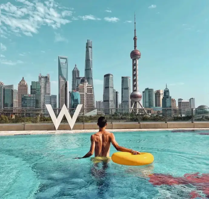 上海外滩W酒店泳池