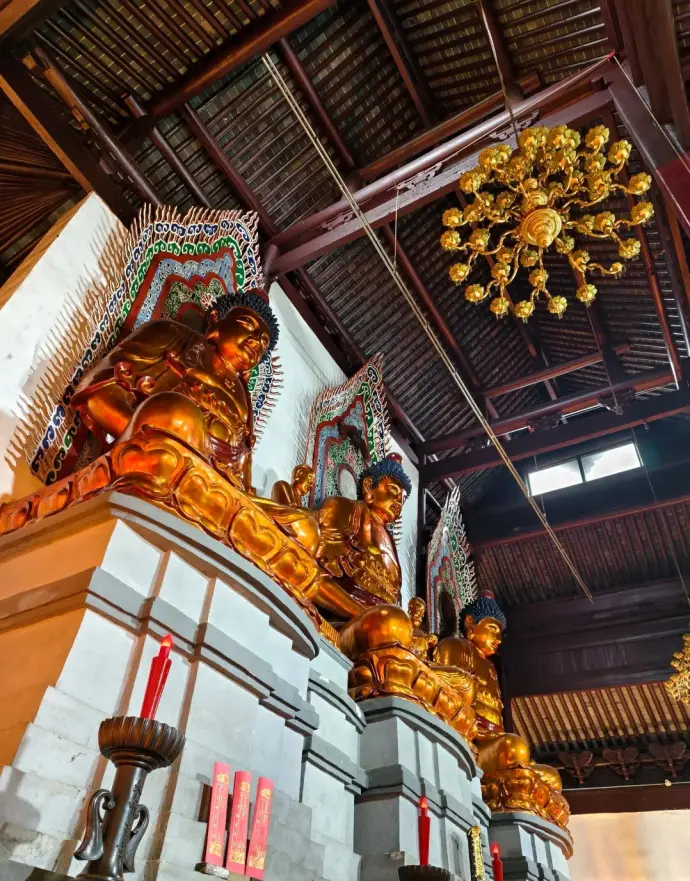 大明寺大雄宝殿佛像