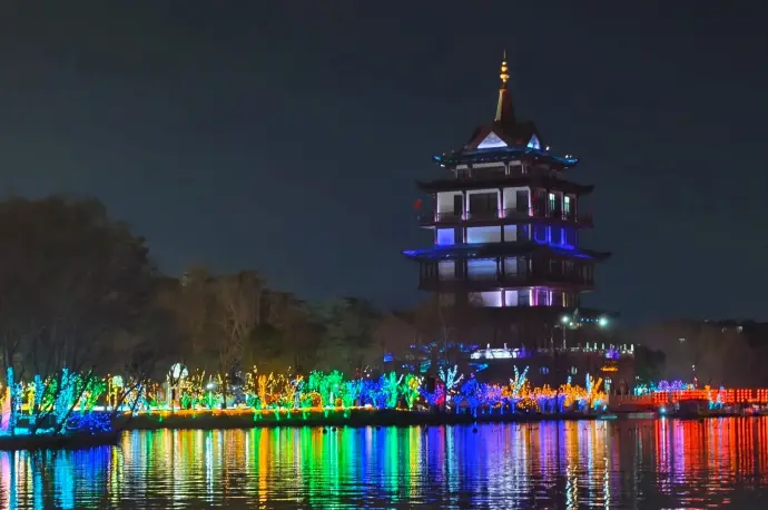 萧湖夜景