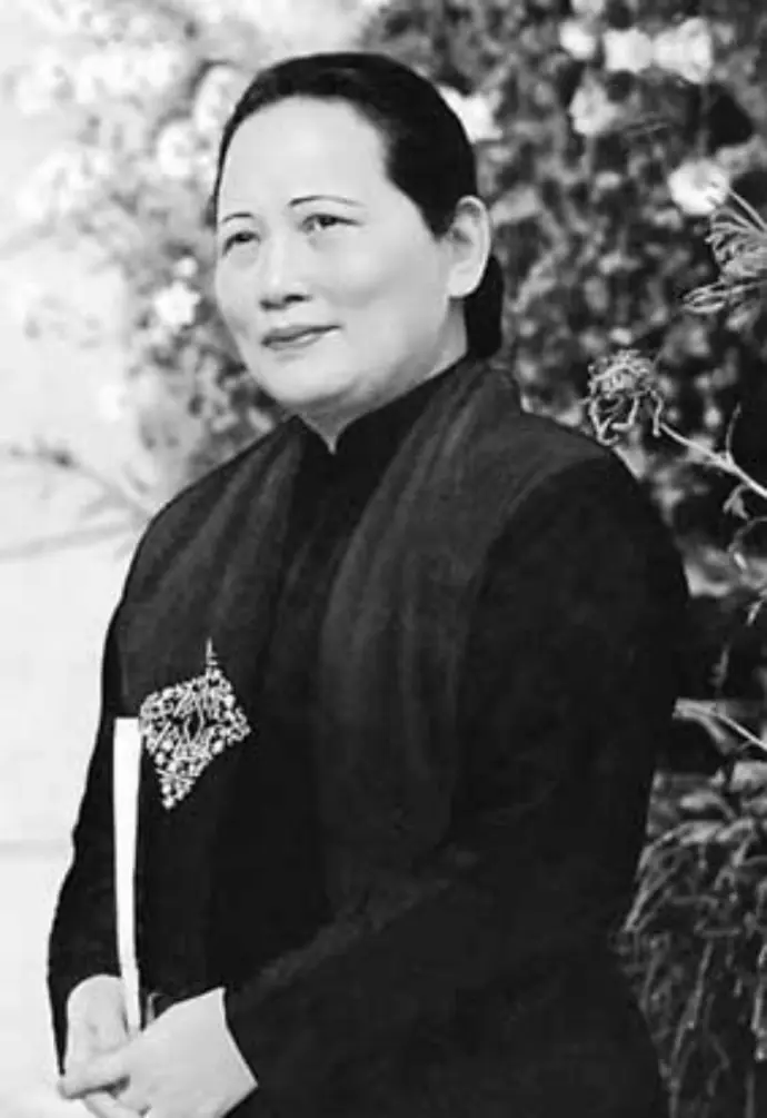 宋庆龄本人像