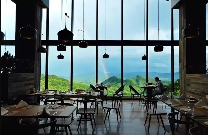 餐饮