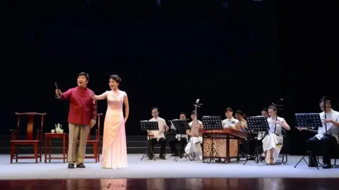 摊簧