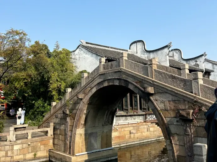 月河