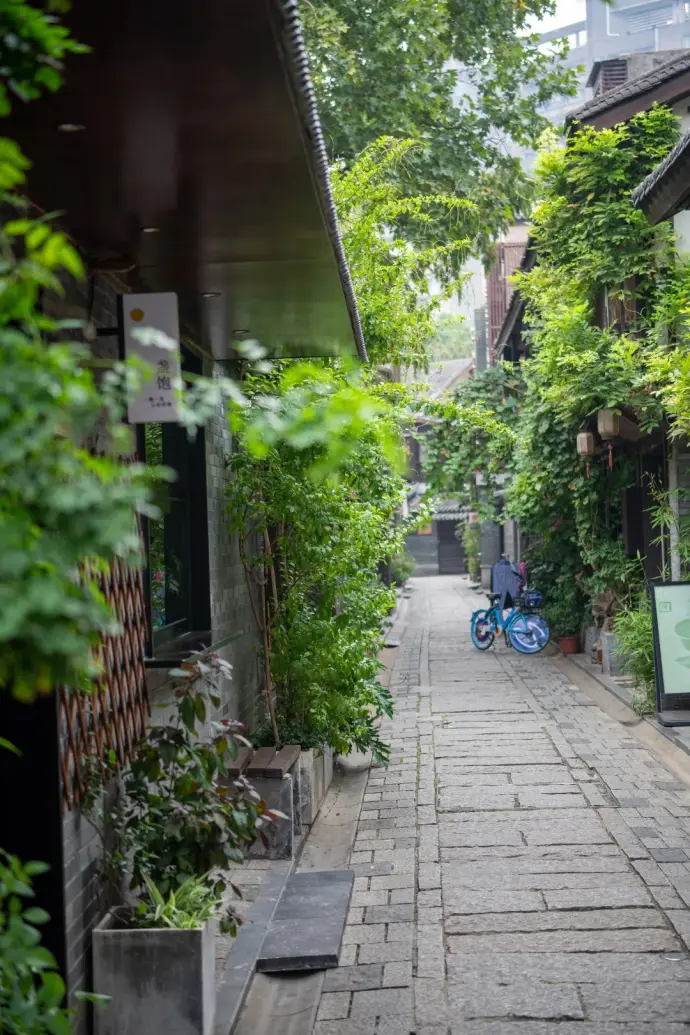臾村