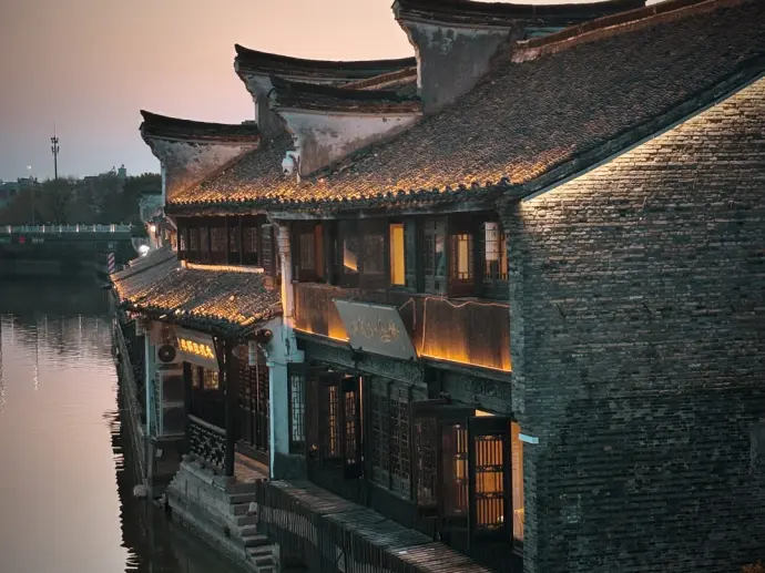 月河
