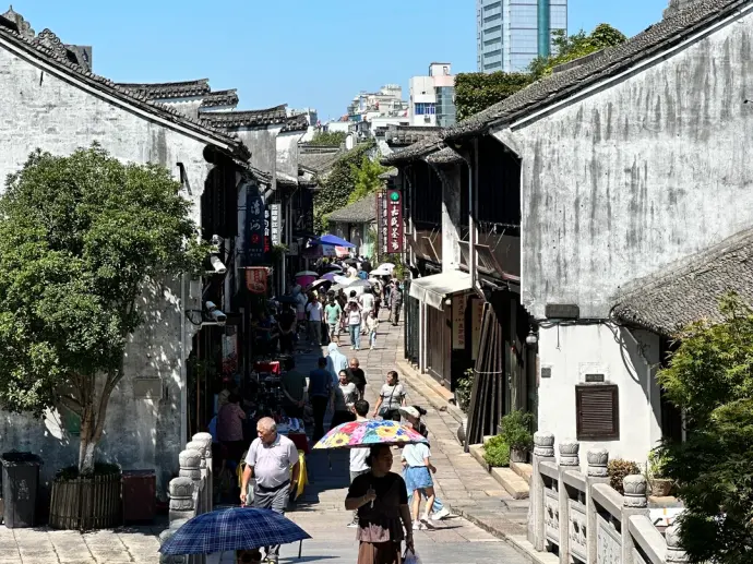 月河