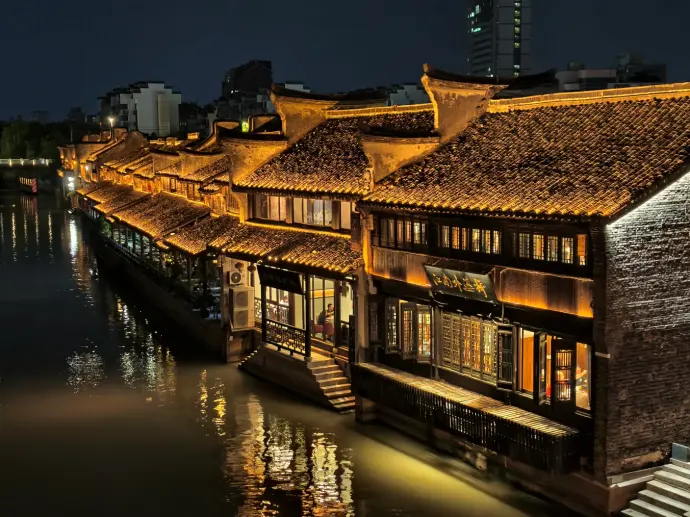 月河