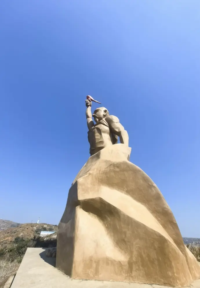 财伯公雕像
