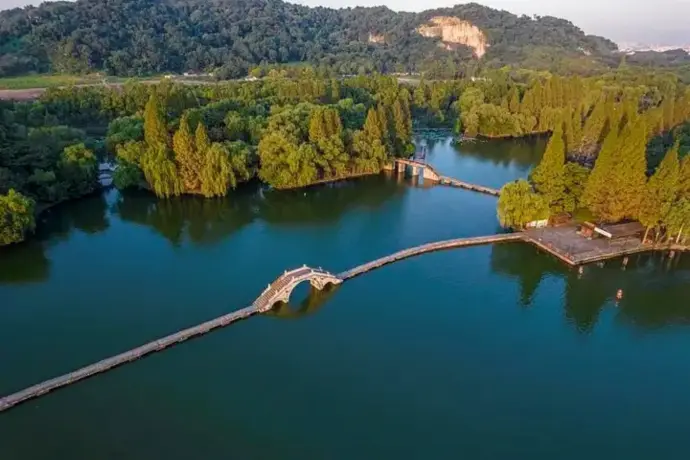 鉴湖