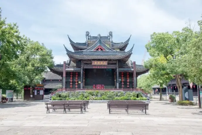 鲁镇