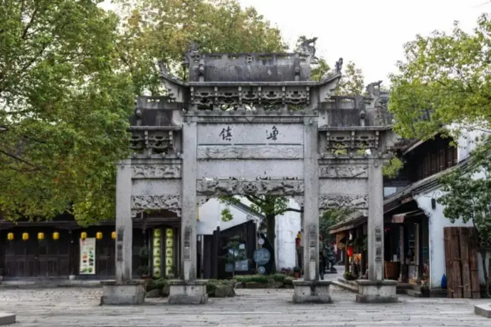 鲁镇