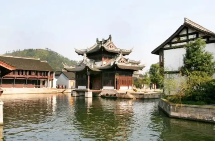 柯岩