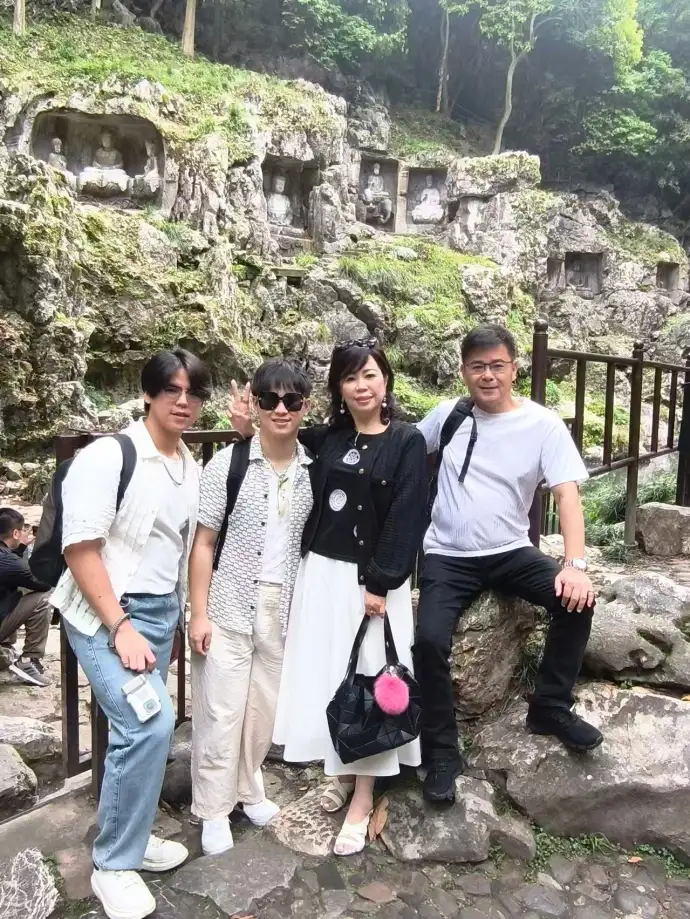 飞来峰佛像