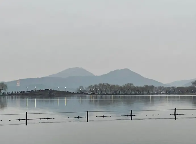 双峰插云